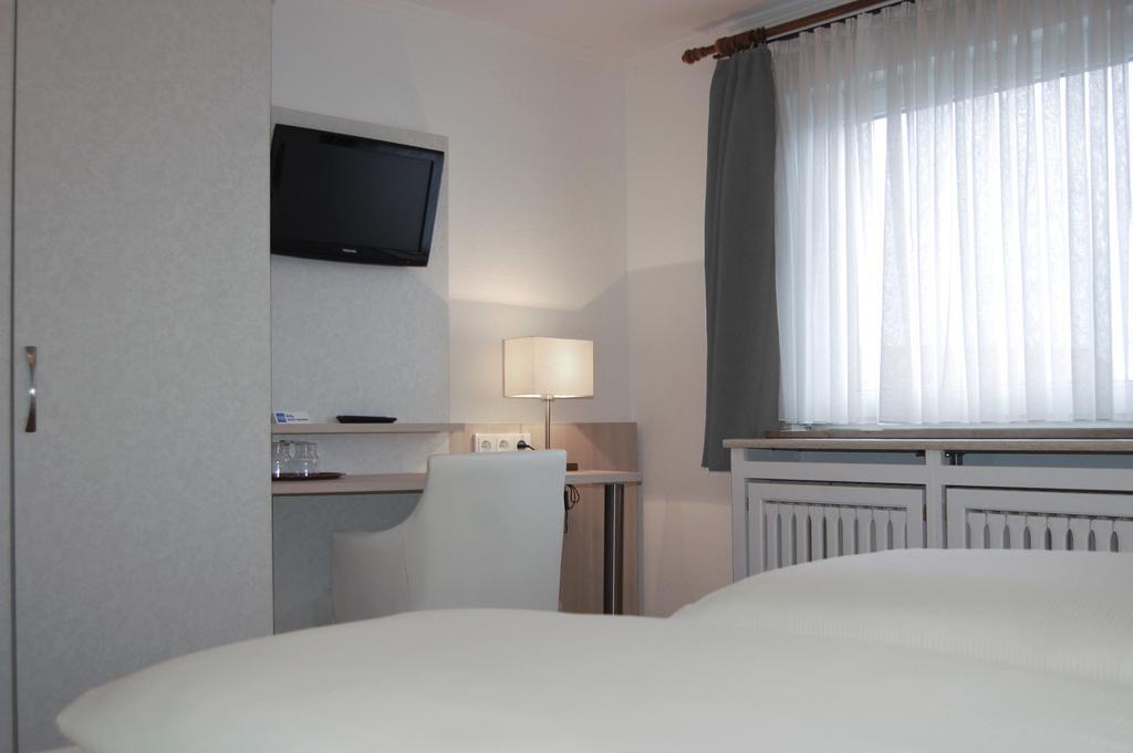 Airport Zeltinger Hof Hotel Kelsterbach Quarto foto